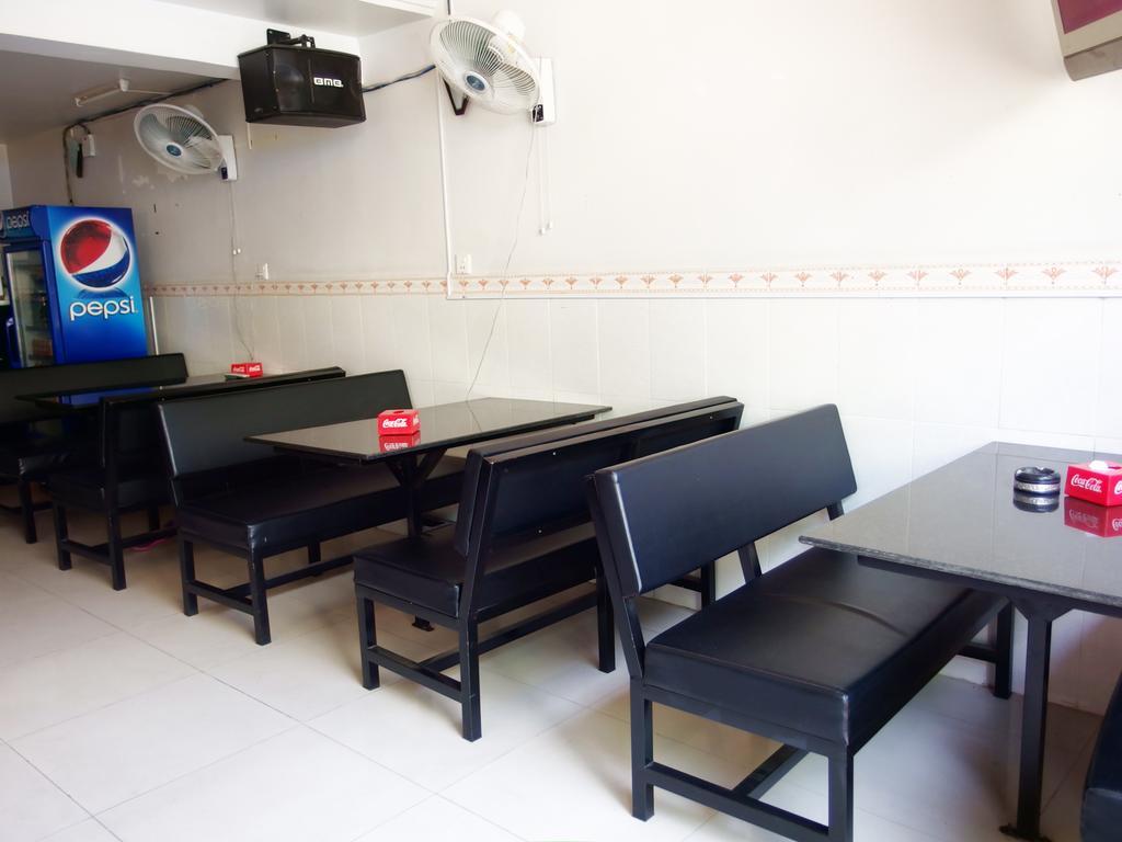 B52 Hostel Phnom Penh Bagian luar foto