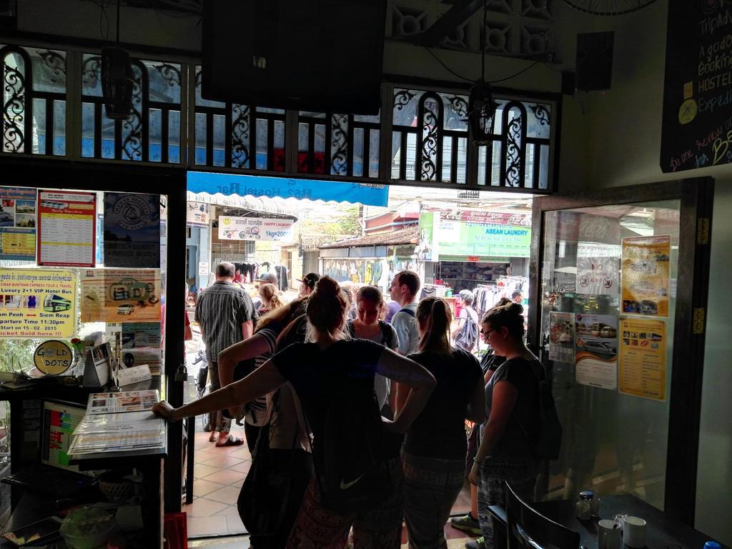 B52 Hostel Phnom Penh Bagian luar foto