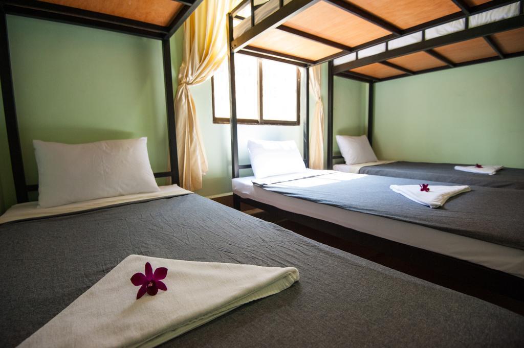 B52 Hostel Phnom Penh Bagian luar foto