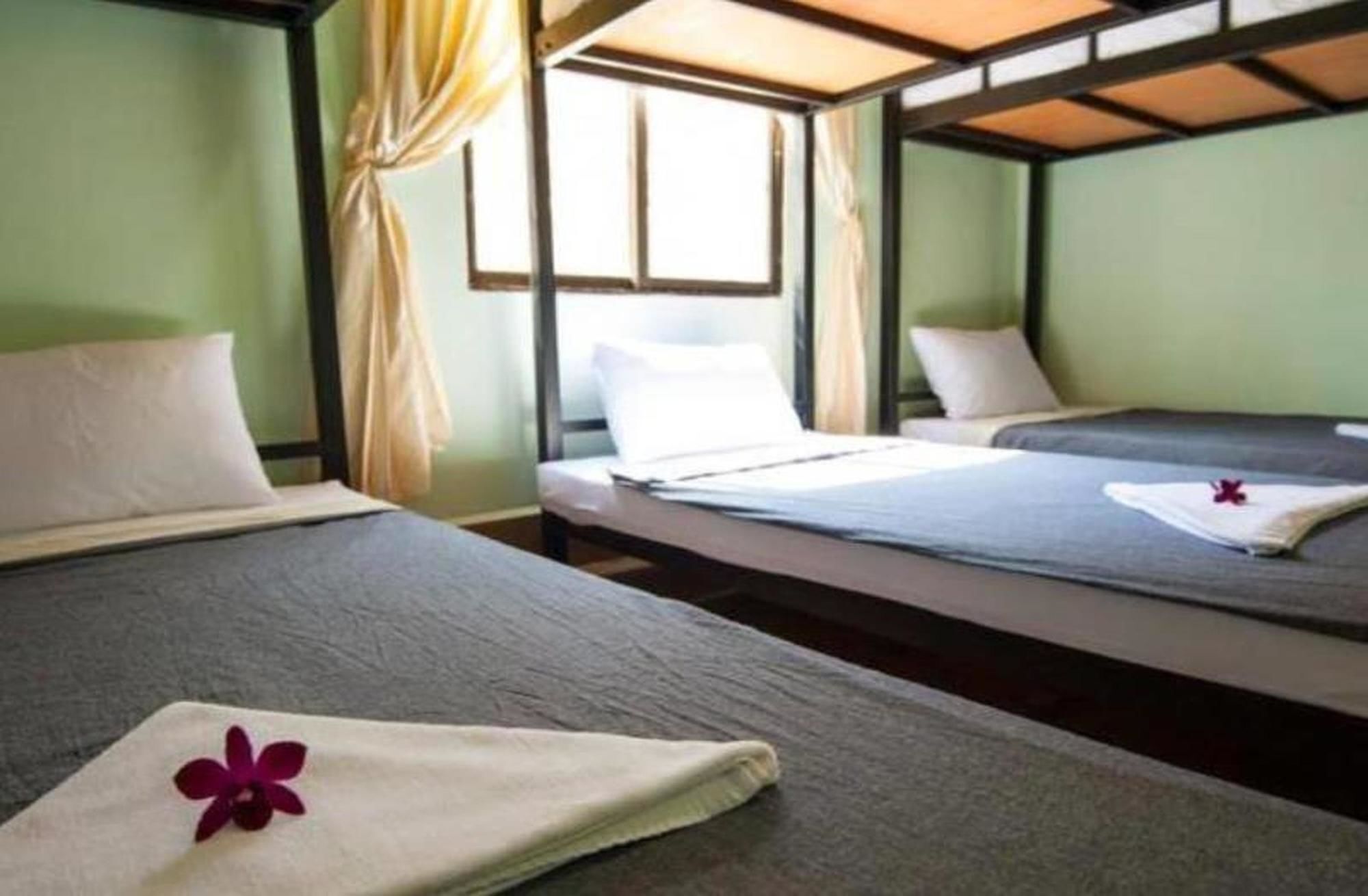 B52 Hostel Phnom Penh Bagian luar foto