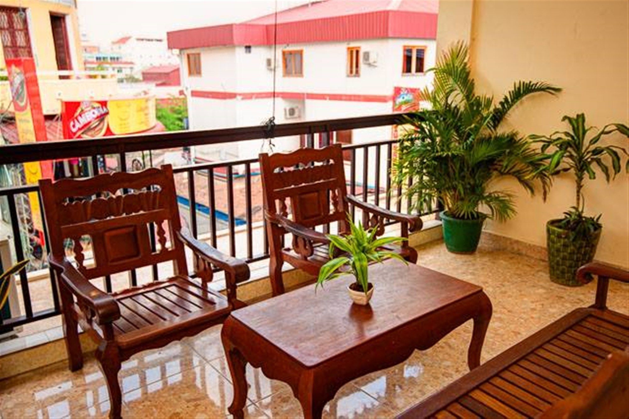 B52 Hostel Phnom Penh Bagian luar foto